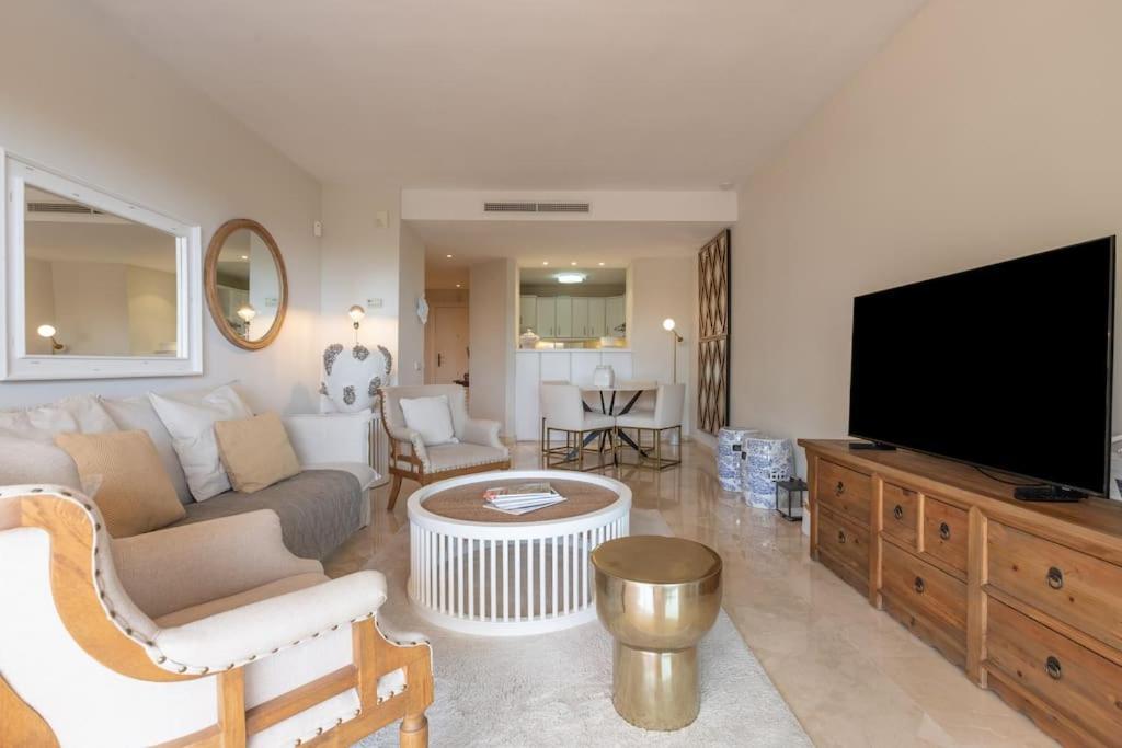 Precioso Elvira Hills. Apartemen Marbella